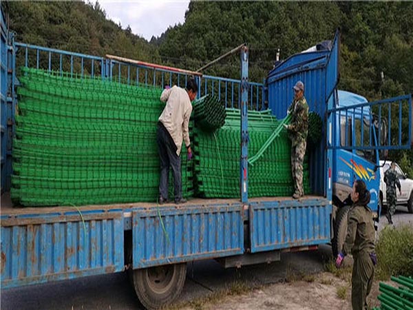 抚顺千米护栏网.jpg